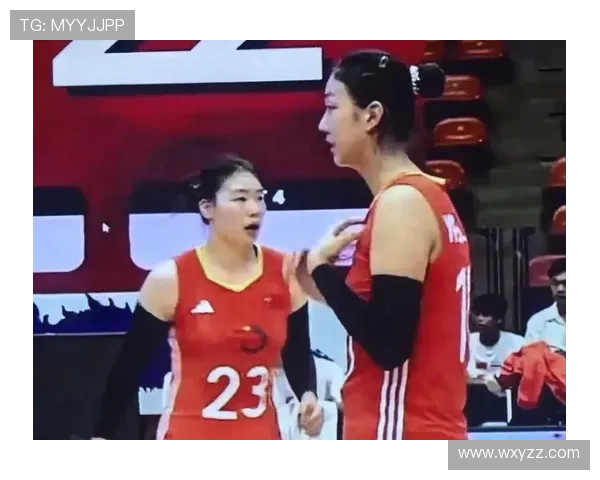 中国女排横扫泰国夺亚洲杯冠军 赛后主教练与球员分享胜利喜悦